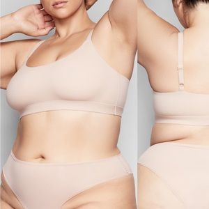 SKIMS Fits Everybody Scoop Neck Bralette Mica